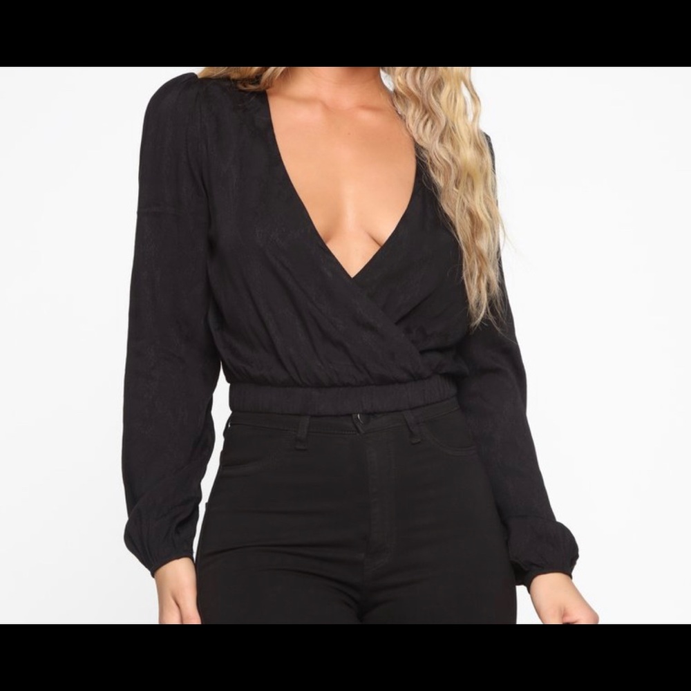 Fashion nova black top